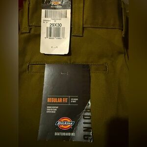 Men’s Dickies skateboarding pants in regular fit